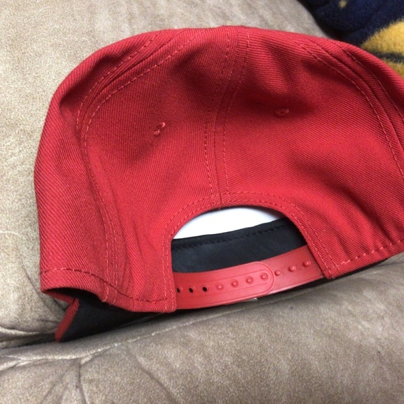 NHL DETROIT RED WINGS new hat - Picture 2 of 3